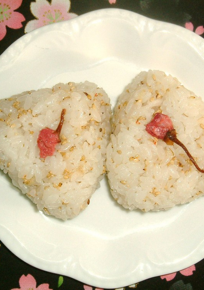 お花見弁当✿Ｗ桜おにぎり✿桜海老＆桜-レシピのメイン写真