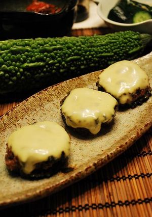ゴーヤハンバーグ☆とろ~りチーズのせ-レシピのメイン写真