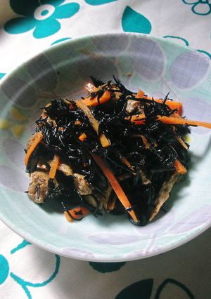 めんつゆだけでヒジキ煮-レシピのメイン写真