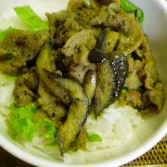 รูปของ 簡単！焼肉のタレでガッツリ豚丼♪
