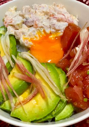マグロアボカドホッキ貝サラダの3色丼-レシピのメイン写真