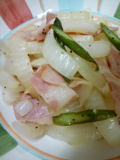 新たまねぎとベーコンのコンソメ炒め-レシピのメイン写真