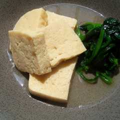รูปของ 豆腐を冷凍したら～～高野豆腐★