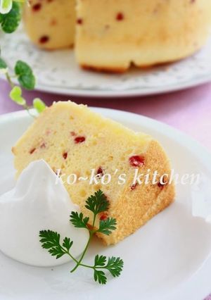 クランベリーとヨーグルトのシフォンケーキ-レシピのメイン写真
