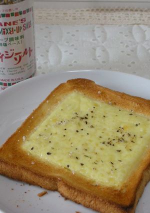 クレイジーソルトDEチーズトースト-レシピのメイン写真