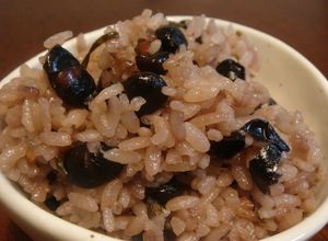 薬膳ノススメ！疲労回復に、簡単黒豆ごはん-レシピのメイン写真