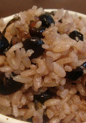 薬膳ノススメ！疲労回復に、簡単黒豆ごはん-レシピのメイン写真