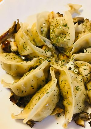 レトルト餃子のキノコバター焼き-レシピのメイン写真