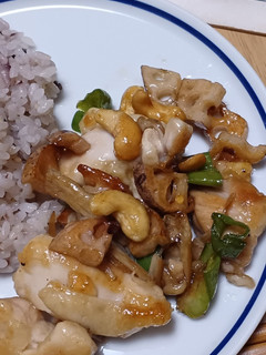 鶏肉とレンコンとナッツの甘辛炒め-レシピのメイン写真