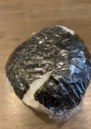 梅おかかおにぎり-レシピのメイン写真
