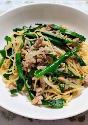 簡単昼食今夜の夕飯ニラもやし焼きそば節約-レシピのメイン写真