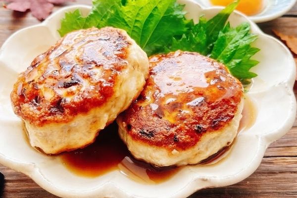 カリふわ♪とろ〜り卵の月見豆腐ハンバーグ