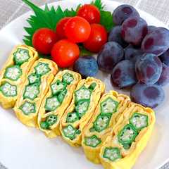 รูปของ ぎっしりオクラの卵焼き!