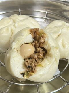 心踊るうずら卵入り!肉まん(豚まん)-レシピのメイン写真