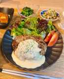 ご飯がすすむ🐾ホワイトチーズハンバーグ