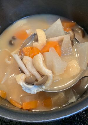 具材は凍ったまま鍋に入れる⭐︎時短みそ汁-レシピのメイン写真