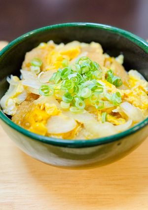 調味料なしでもおいしい♪ふく福揚げの卵とじ丼-レシピのメイン写真