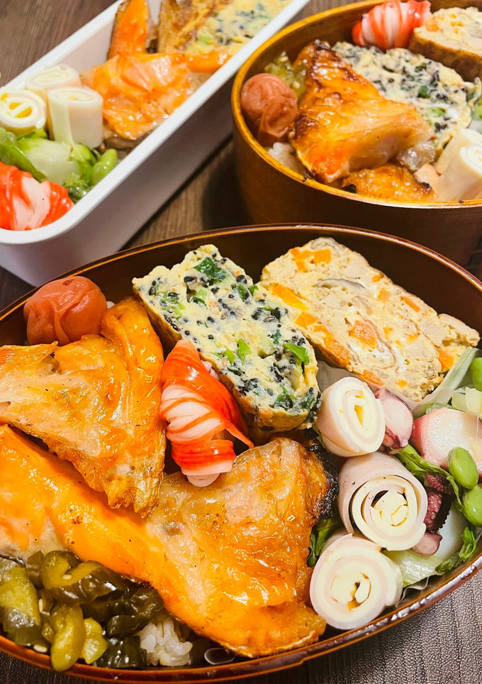 二種の卵焼きが主役の鮭ハラミ弁当-レシピのメイン写真