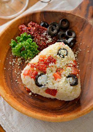 パルメザンチーズとオリーブが香るおにぎり-レシピのメイン写真