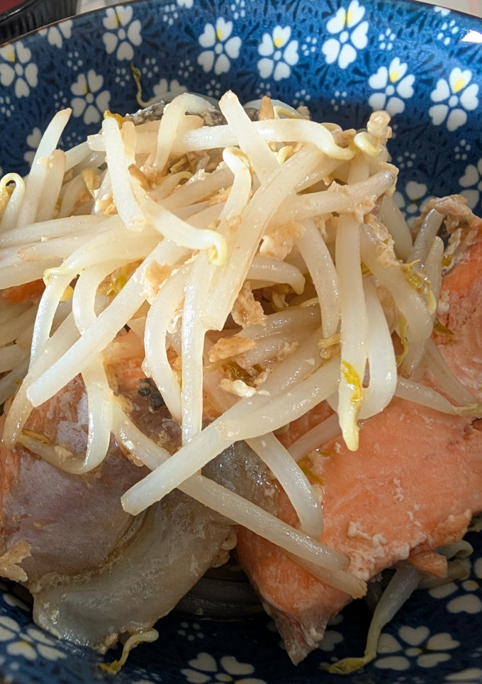 簡単★鮭ともやしの白だしめんつゆ炒め-レシピのメイン写真