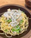 しらすとキャベツのオイルパスタ