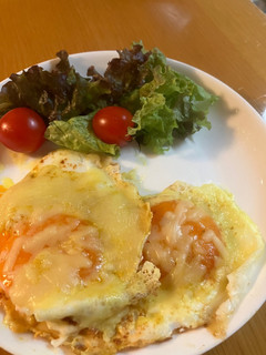 カレー🍛味目玉焼きONバターチーズ🧀-レシピのメイン写真
