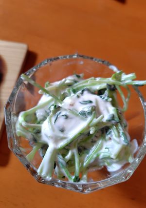 豆苗とヨーグルトのサラダ-レシピのメイン写真
