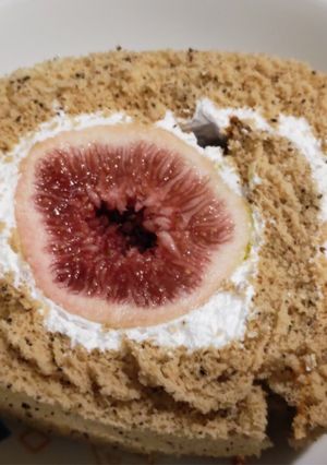 紅茶風味のロールケーキ　イチジクVer-レシピのメイン写真