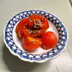 A picture of トマトのはちみつラー油和え.