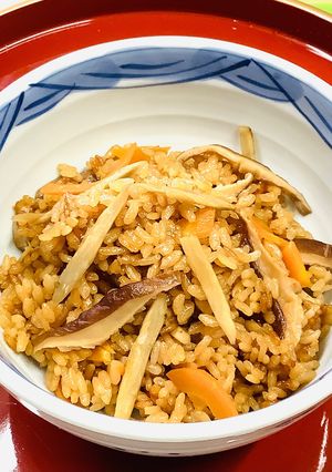 だしつゆだけ‼︎香りとコクを楽しむ炊き込みご飯-レシピのメイン写真