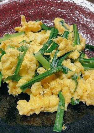 ごま油香る!ふんわり卵とニラの簡単中華炒め-レシピのメイン写真