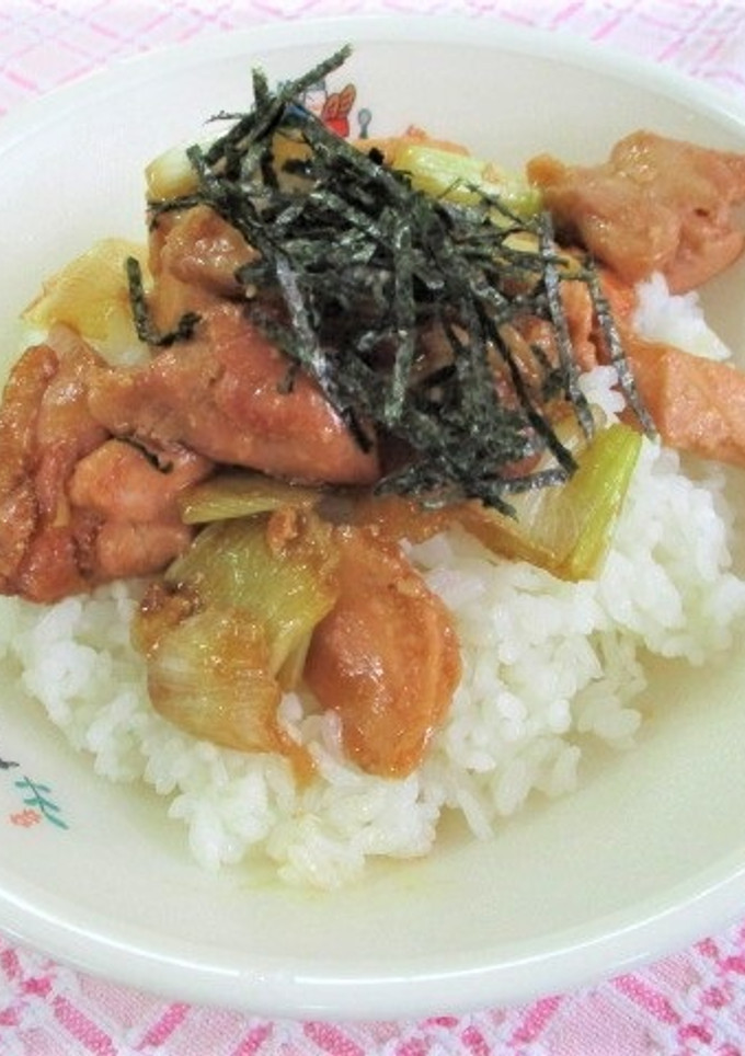 【学校給食】　やきとり丼-レシピのメイン写真