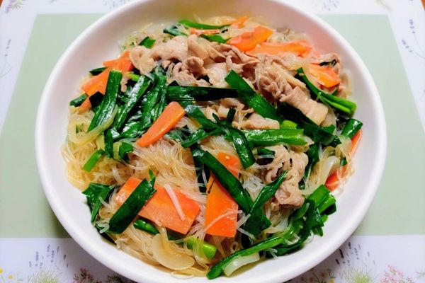 豚こまで簡単本格的！韓国チャプチェ！