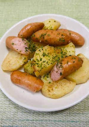 じゃがいもとソーセージの旨だし炒め-レシピのメイン写真