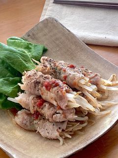 *旨味をプラス!ピリ辛もやしの豚肉巻き*-レシピのメイン写真