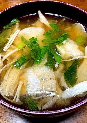 簡単!つるりん鶏胸肉と3種のきのこ和風スープ-レシピのメイン写真