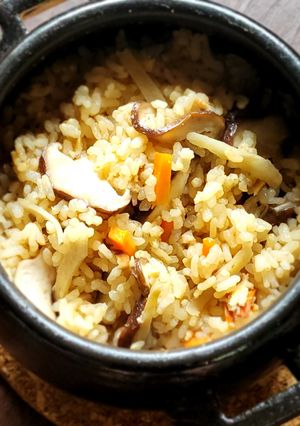秋ごはん☆生姜香る椎茸の炊き込みご飯-レシピのメイン写真