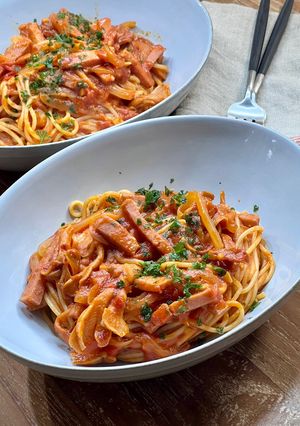 旨味凝縮！舞茸とベーコンの濃厚トマトソースパスタ-レシピのメイン写真