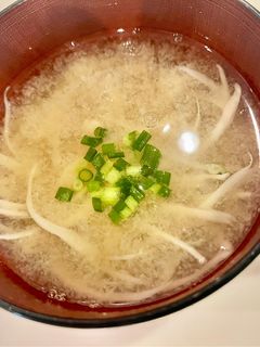 舞茸香る 簡単ひと手間まいたけ味噌汁-レシピのメイン写真