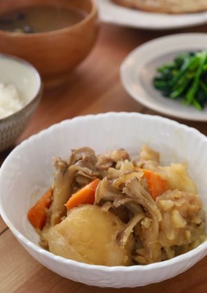 ホクホク♪鶏肉ときのこの肉じゃが-レシピのメイン写真