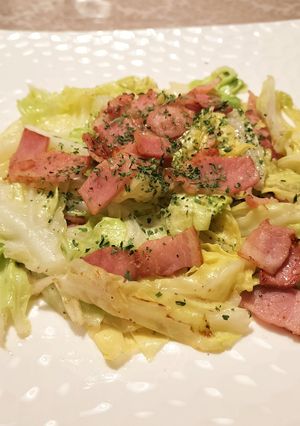 春キャベツとベーコンのにんにく塩炒め-レシピのメイン写真