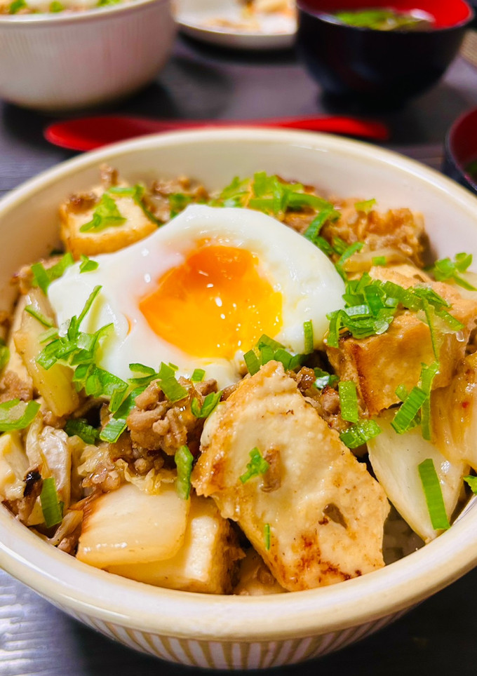 厚揚げとキムチのそぼろ炒め丼-レシピのメイン写真