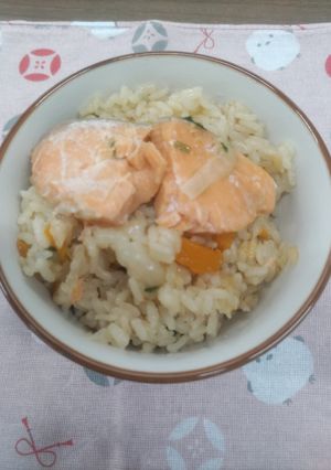 炊飯器で作る鮭と野菜のバター風味ご飯-レシピのメイン写真
