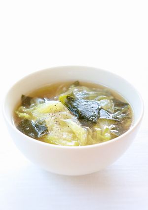 煮込み不要【レタスとワカメの中華スープ】-レシピのメイン写真
