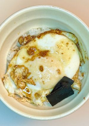 簡単でくせになる！目玉焼き丼-レシピのメイン写真