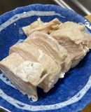 皮までプルプル、下味不要！胸肉で茹で鶏🐓