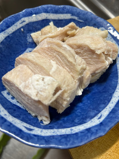 皮までプルプル、下味不要!胸肉で茹で鶏🐓-レシピのメイン写真