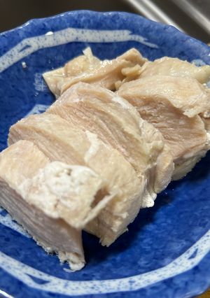 皮までプルプル、下味不要！胸肉で茹で鶏🐓-レシピのメイン写真