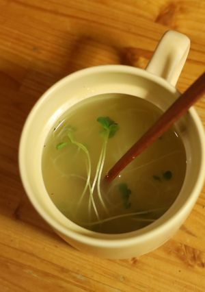 ツマとカイワレのとろろ味噌汁-レシピのメイン写真