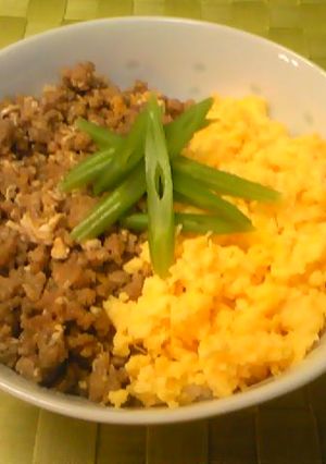 簡単！甘め２色丼-レシピのメイン写真